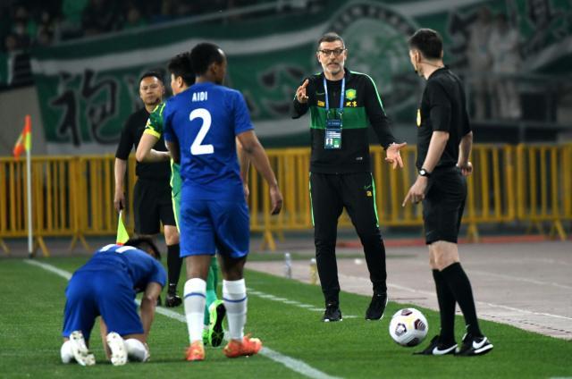 开云在线-连续遭上海双雄高空轰炸 国安摇滚主帅谱好战曲?