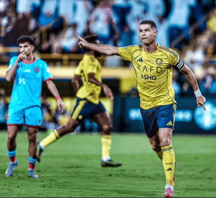 C罗称赞球队精神表现,伤势好转即将归队|克里斯蒂亚诺·罗纳尔多|沙特|教练|队友|领先_新浪体育_新浪新闻